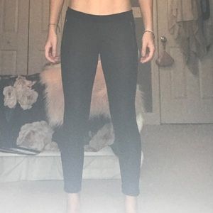 Leggings with zippers